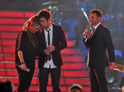 Crystal Bowersox, Lee DeWyze, Ryan Seacrest, American Idol Crystal Bowersox, Lee DeWyze, Ryan Seacrest, American Idol